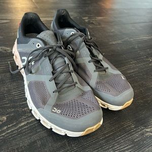 On Cloud Running Shoes Cloudflow Wide Rock in Rose